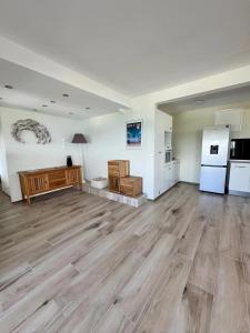 Maison Charmante avec Vue Mer à Les Trois-Îlets 주방 또는 간이 주방