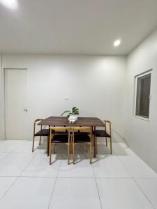 Fotografie z fotogalerie ubytování KM Suites 2BR Unit Near San Juan LU v destinaci San Fernando