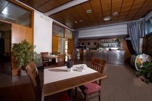 河宫酒店餐厅或其他用餐的地方