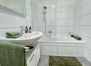 Kúpeľňa v ubytovaní SPOTLIGHT 4YOU City Apartment with parking by belle-stay