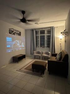 Χώρος καθιστικού στο SJ Homes Putatan KK Sabah