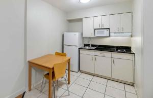 Kuchyň nebo kuchyňský kout v ubytování Extended Stay America Select Suites - Odessa