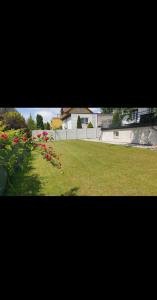 Taman di luar Apartament z balkonem w Centrum Kielc z prywatnym parkingiem