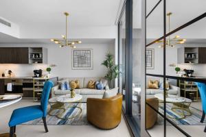 Χώρος καθιστικού στο PH 5107 Gale Luxury 1BR with Sea - Downtown Views