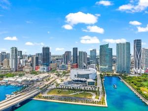 Γενική άποψη της πόλης Μαϊάμι ή θέα της πόλης από  αυτό το διαμέρισμα