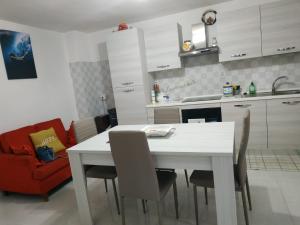 Η κουζίνα ή μικρή κουζίνα στο Al Castello Casa Vacanze