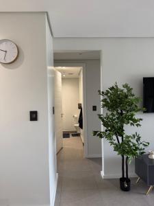 TV a/nebo společenská místnost v ubytování Pebble Haven Umhlanga