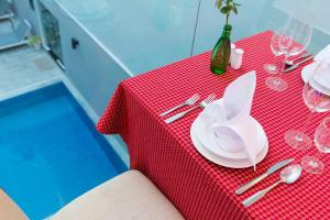Bazén v ubytování Starlet Hotel nebo v jeho okolí