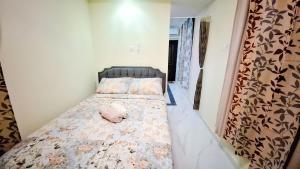 Galeriebild der Unterkunft Cozy Luxury Hideouts in North Ridge, 10 mins from the Airport & Tang Palace, 5 mins from Alisa Hotel, Kempinski & Movenpick, close to Supermarkets & Tourist Attractions in Accra