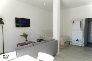 Televisyen dan/atau pusat hiburan di Casa de Huéspedes Carabanchel1