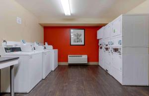 Kuchyň nebo kuchyňský kout v ubytování Extended Stay America Select Suites - Odessa