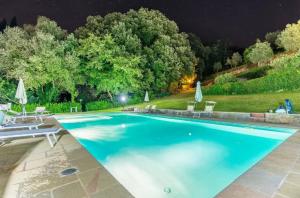 Charming Studio with Shared Pool in Loro Ciuffennaの敷地内または近くにあるプール