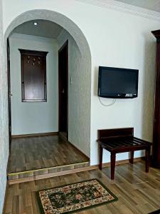 TV a/nebo společenská místnost v ubytování Hotel Claudiu