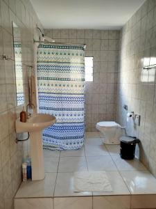 Bilik mandi di Quarto para 3 pessoas - Sobrado +7 gambar