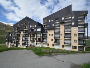 Gallery image of Studio cabine rénové pour 4 pers, balcon, animaux admis - FR-1-452-55 in Les Menuires