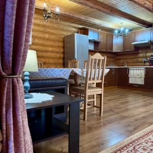 Kuchyň nebo kuchyňský kout v ubytování Cottage Kalinka + 37 fotografií