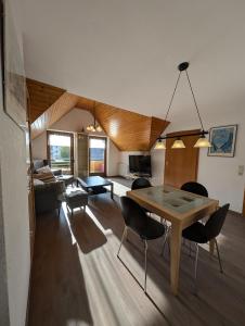 Fotografie z fotogalerie ubytování Ferienwohnung Haus Poppis v destinaci Kressbronn am Bodensee