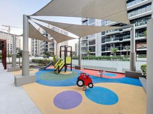 Ο χώρος παιχνιδιού για παιδιά στο Azizi Riviera 43 - Ample Studio in Meydan