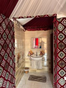 Afbeelding uit fotogalerij van Wadi Rum Mars & Tours in Wadi Rum +53 foto's