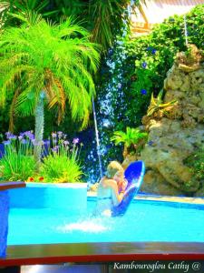 Bazén v ubytování Hotel Kalithea nebo v jeho okolí