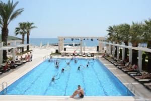 Bazén v ubytování Onkel Resort Hotel nebo v jeho okolí