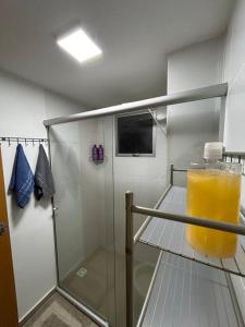 Televizors / izklaižu centrs naktsmītnē Apartamento confortavel proximo da Pampulha, Cidade ADM e do GALO e Aeroporto de PLU e CNF