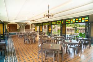 Restaurace v ubytování The Westlake Hotel & Resort Yogyakarta