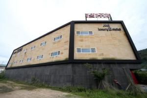 Budova, kde se motel nachází