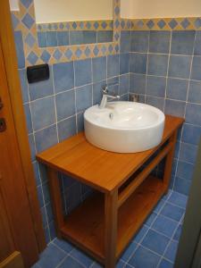 A bathroom at Le Chaton Fait Ronron