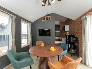TV a/nebo společenská místnost v ubytování Myoko Onsen cottage Ajisai