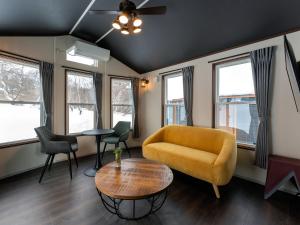 Posezení v ubytování Myoko Onsen cottage Ajisai