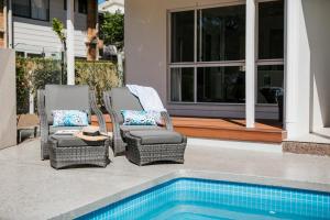 Der Swimmingpool an oder in der Nähe von Lazy Days by Stay Noosa