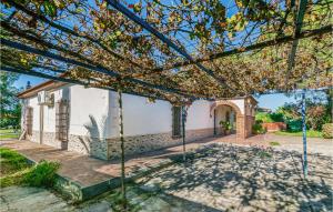 Κήπος έξω από το 3 Bedroom Awesome Home In Carmona