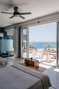 Ένα ή περισσότερα κρεβάτια σε δωμάτιο στο Villas La Mar - Adults 15 plus