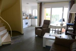 Η κουζίνα ή μικρή κουζίνα στο Bungalow a 50 metros del mar