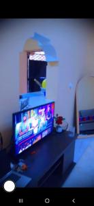 TV a/nebo společenská místnost v ubytování Lydiah'splace