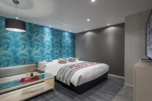 Postel nebo postele na pokoji v ubytování ホテルイエロー宇都宮 - 大人専用 -