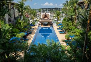 Kolam renang di atau dekat dengan Elite Harbor Living - Royal Marina Penthouse RPM 6B with Panoramic Rooftop Terrace