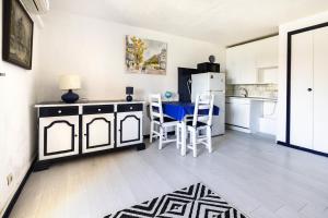 Dapur atau dapur kecil di Danse avec les vagues - Appt à 100m de la plage +4 gambar