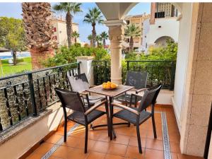 Balkón alebo terasa v ubytovaní Gound Floor Bungalow Jumilla III Playa Flamenca