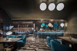宁波文创港英迪格酒店的休息区