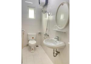 Koupelna v ubytování Hân Hoan Hotel