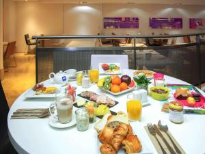 Comida no hotel ou em algum lugar perto