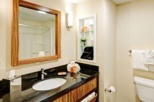 Ένα μπάνιο στο Garrison Hotel & Suites Dover-Portsmouth, Ascend Hotel Collection