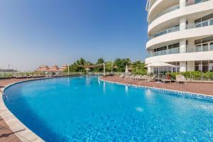 Fotografie z fotogalerie ubytování Luxury Azizi Mina Beachfront Apartments v Dubaji