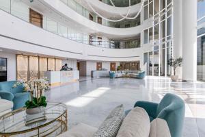 Fotografie z fotogalerie ubytování Luxury Azizi Mina Beachfront Apartments v Dubaji