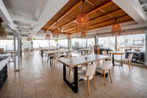 Restaurant o un lloc per menjar a Orizontes Hotel Santorini