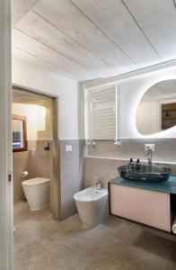 Ένα μπάνιο στο Loft moderno vista centro città J House +50 φωτογραφίες