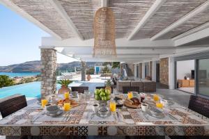 Hồ bơi trong/gần Modern Luxury Villa
