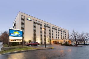 Photo de la galerie de l'établissement Days Inn by Wyndham Ottawa West, à Ottawa